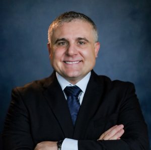 Foto de Victor Mauro  <img src="https://congressocbcp.com.br/wp-content/uploads/2026/08/Brasil.png" alt="Bandeira do Brasil" style="width:40px; height:auto; margin-right:6px; vertical-align:middle;">